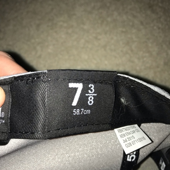 Red Bull hat - Picture 6 of 7